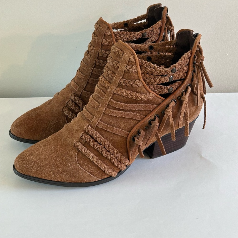 SUEDE ankle boot fringe brown wood heel excellent cndt